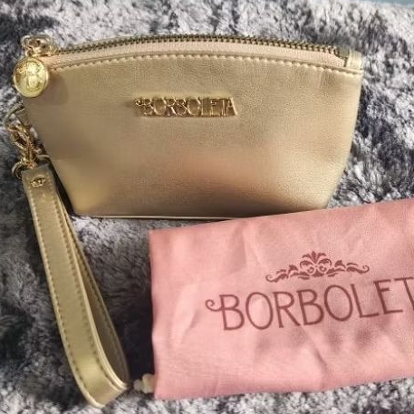 [ส่งต่อ] กระเป๋าคล้องมือ Borboleta รุ่น Wednesday Pouch สี Champagne ของแท้ 100%