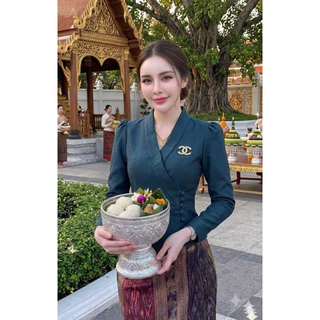 เสื้อไหม ใส่ไปทำบุญ ใส่ไปวัด เสื้อสาวครู