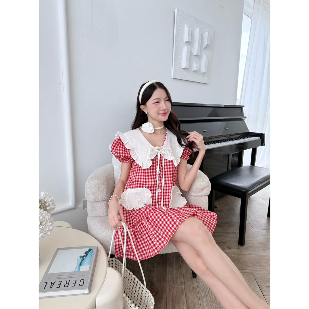 PP144 รุ่นมาเบล เดรสแต่งปกใหญ่ แขนตุ๊กตา มีเชือกเก็บเอวหลัง กระเป๋าใช้งานได้จริง ยาว 33 นิ้ว