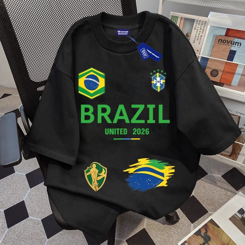 เสื้อยืดแขนสั้นสีดำ BRAZIL 2026 ลายธงชาติบราซิล โลโก้ CBF สไตล์กีฬา ใส่เชียร์นัดสำคัญ 6.23