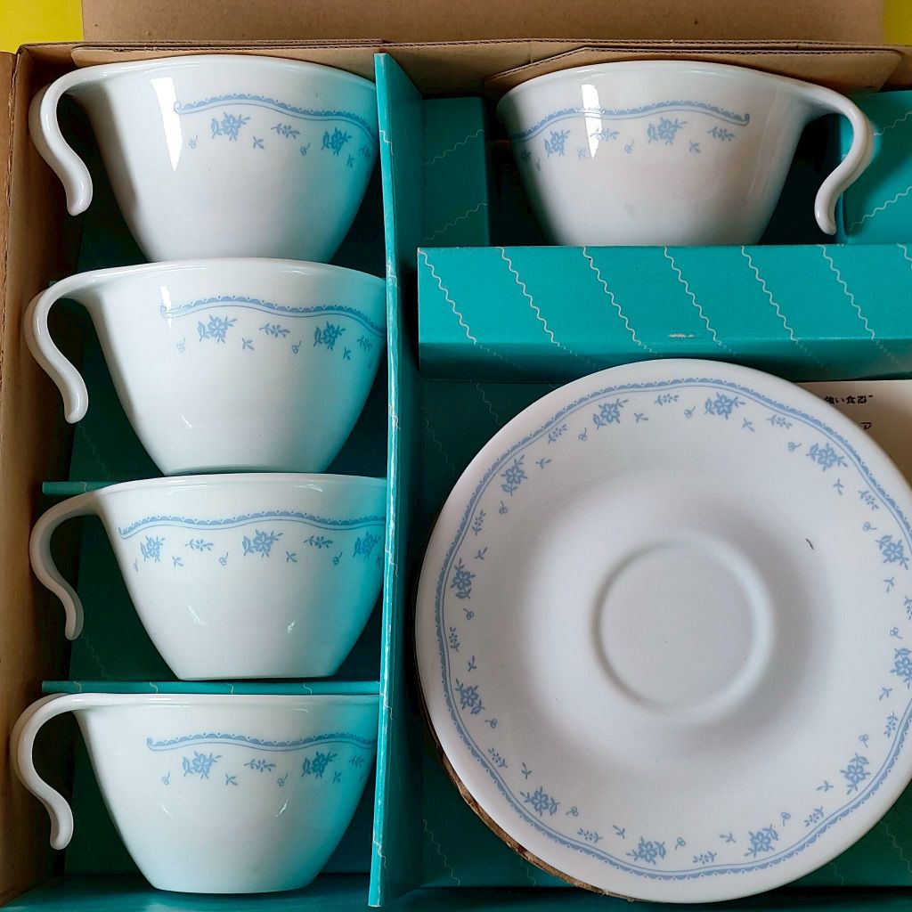 ชุดแก้วกาแฟพร้อมจานรอง แบรนด์ Corelle  usa