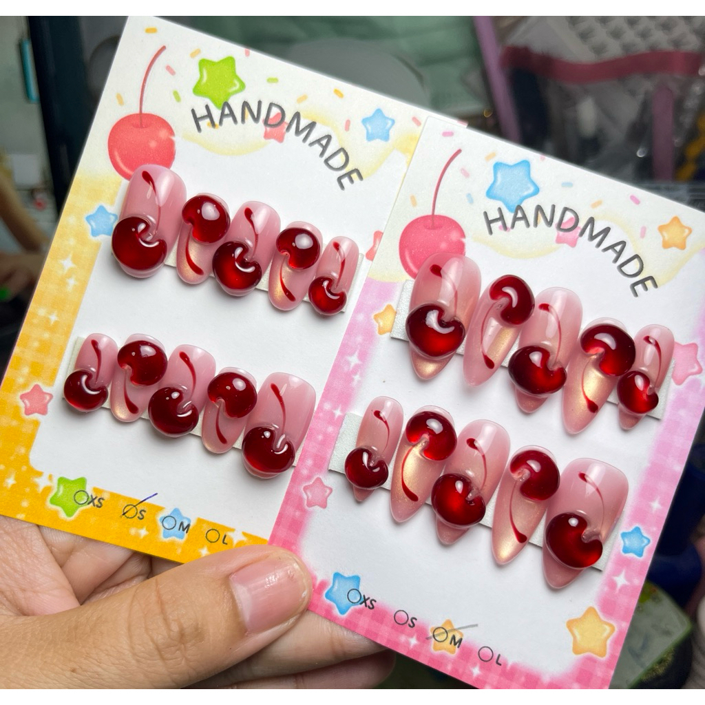 เล็บปลอมสีเจลปั้นเชอรี่ 10 นิ้ว พรีออเดอร์รองาน1-3 วันคะ