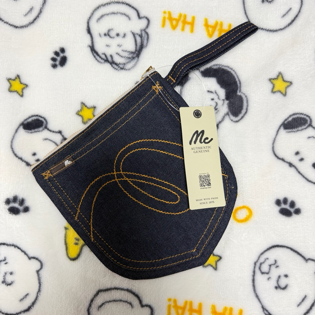 กระเป๋ายีนส์จากMcJeansมีช่องด้านนอกและช่องซิบ