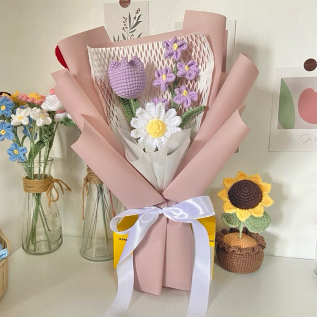 ช่อดอกไม้ถักไหมพรม โครเชต์ ถักไหมพรม crochet flower ตกแต่ง ของขวัญ รับปริญญา ปัจฉิม ให้แฟน Daisy tulips Forget Me Not