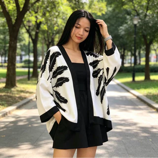 เสื้อคลุมผ้าเนื้อดี ลายหรู ดีเทลเนี้ยบทุกมุม ใส่แมทช์กับกางเกงขายาวสีขาวยิ่งดูสวยสง่า💖