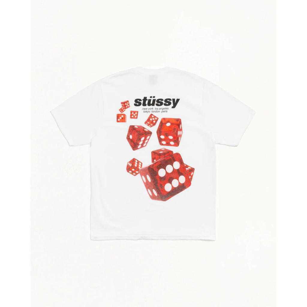 Stussy ROLLERS TEE เสื้อยืดสีขาว รุ่นใหม่ล่าสุด มากับลายลูกเต๋าแดง ลายชัด เสื้อยืดลายลูกเต๋า เสื้อสตูซซี่