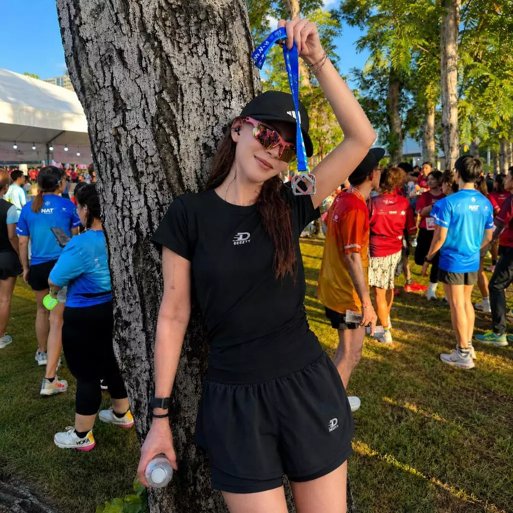 2156 รุ่นDeezyy Run เสื้อออกกำลังกาย ผ้าCooltech ผ้าเย็น ระบายอากาศดี เบา แห้งง่าย ยืด4ทิศทาง สีไม่ซีดง่าย