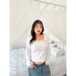 (พรีเฉพาะสีขาว) Mille Top เสื้อแขนยาวแต่งดีเทลลูกไม้ - clarine_bkk
