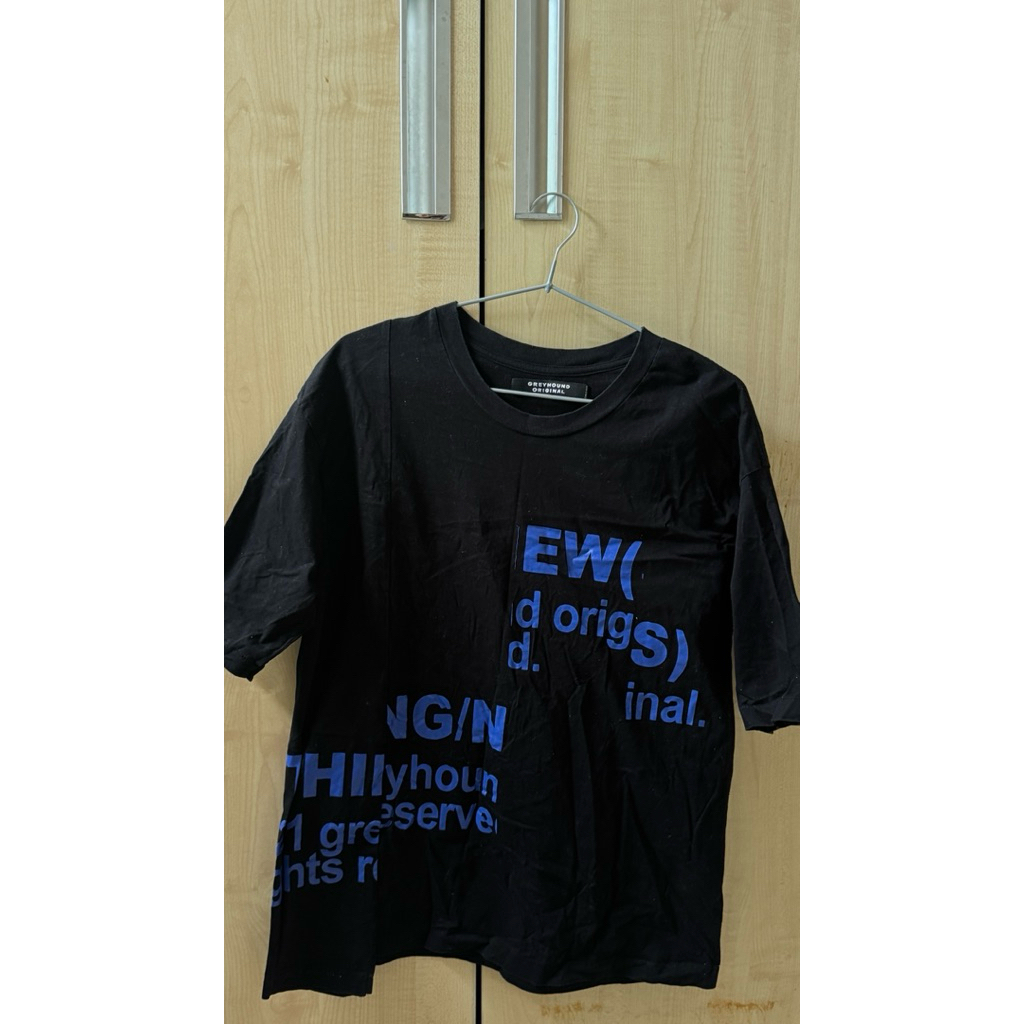 ส่งต่อเสื้อยืด Greyhound Original มือสอง