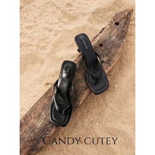 Candy Cutey รองเท้าส้นคีบดีไซน์เรียบหรู ส้นเตี้ย ใส่เดินสบาย ช่วยให้ลุคดูสูงเพรียว แมทช์ง่ายได้ทุกวัน