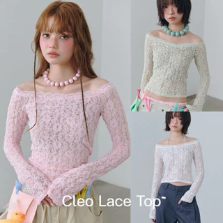 AMUSE BKK - Cleo Lace Top เสื้อลูกไม้ปาดไหล่แขนยาว ผ้าลูกไม้ซีทรูมีซับใน ทรงเข้ารูป