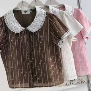 SISSY : Polkadot เสื้อคอบัวแต่งขอบลูกไม้ (XS-XXL) ผูกโบว์ได้ กระดุมหน้าใช้งานได้จริง