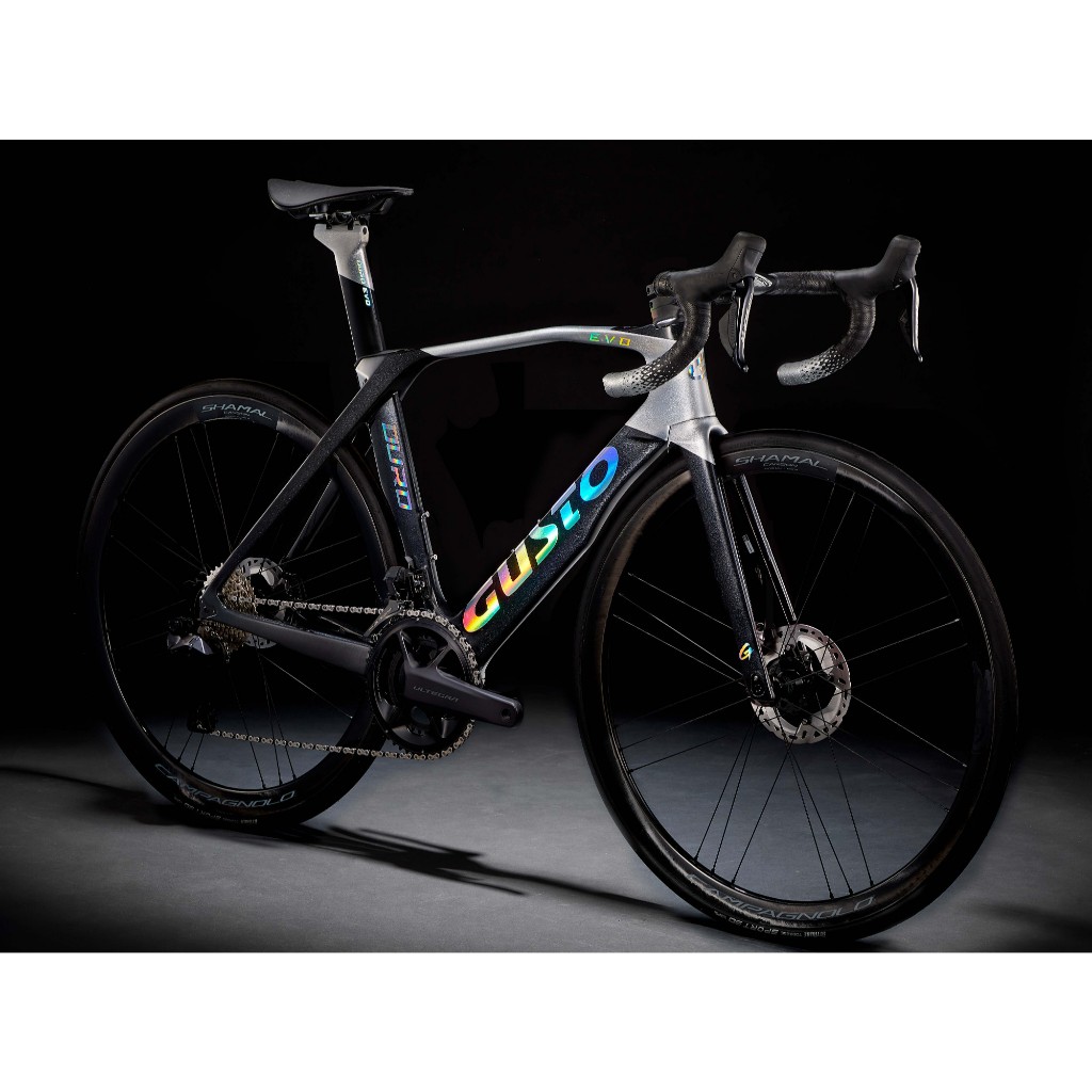 จักรยานเสือหมอบ GUSTO รุ่น DURO EVO DB PRO LEGEND (2026) ความแข็ง การส่งกำลัง และความสบายในการปั่นระ