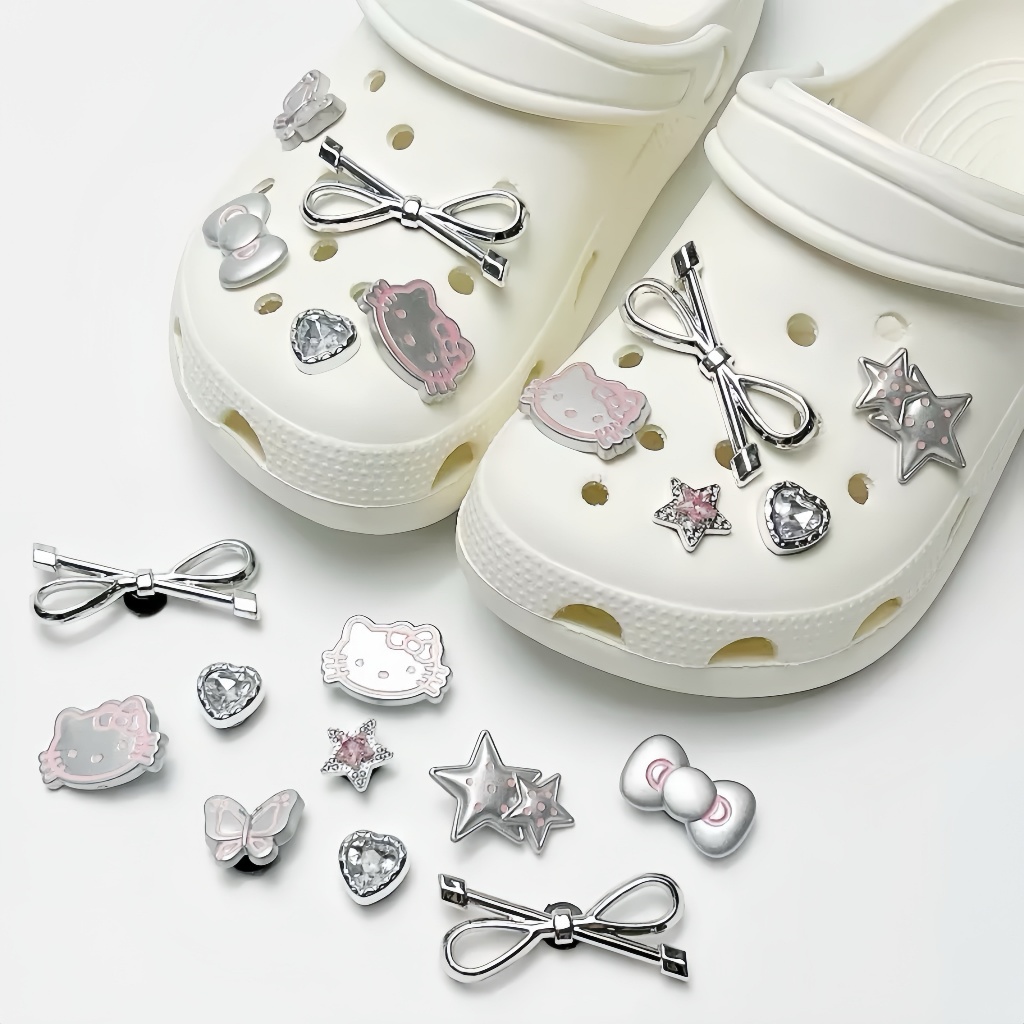 เซตตัวติดรองเท้า Jibbitz ลาย น่ารักตะมุตะมิ  สำหรับรองเท้าหัวโต (Clogs) - งาน 3D คุณภาพดี สีสดใสสไตล์ซานริโอ้ ️