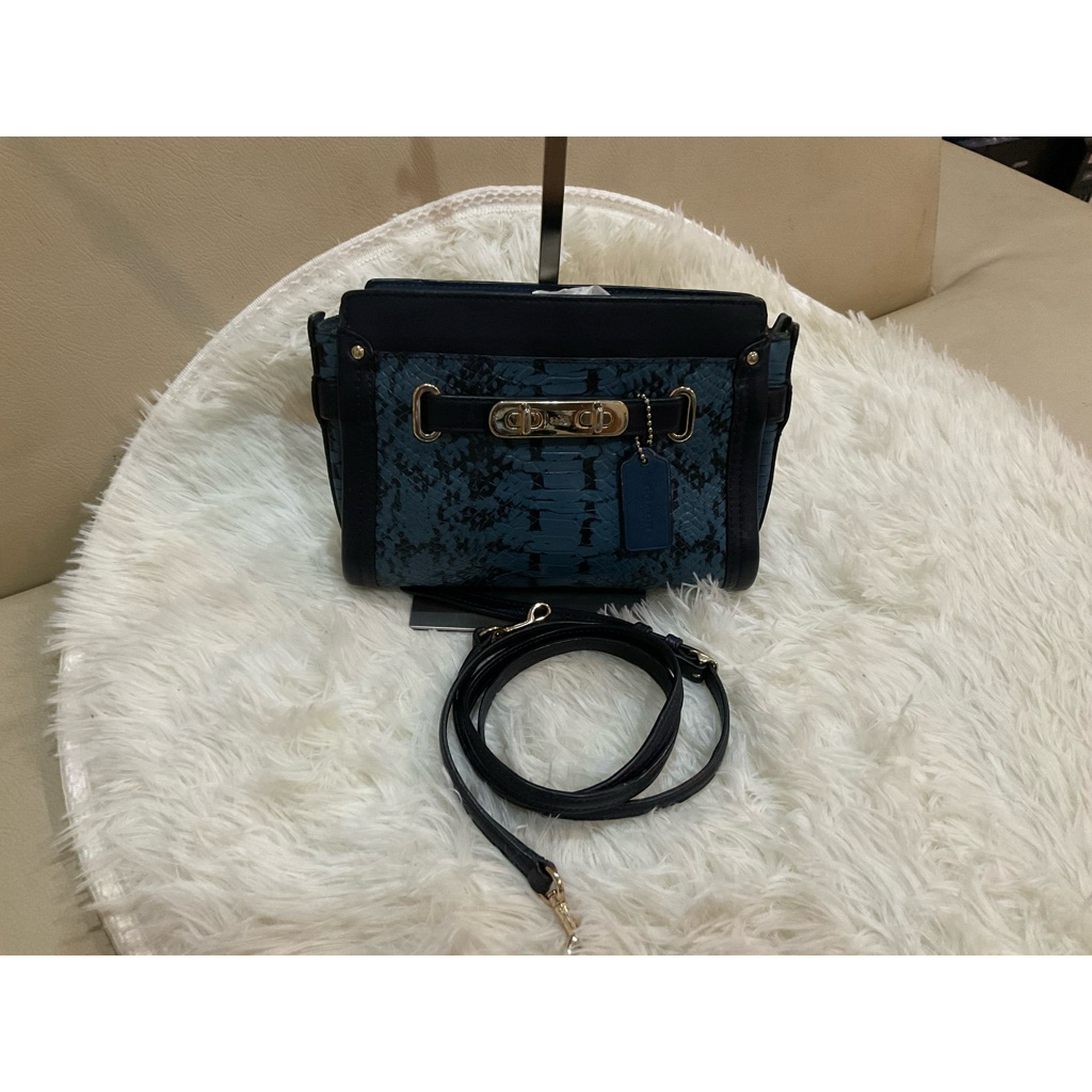 กระเป๋า coach แท้มือสอง