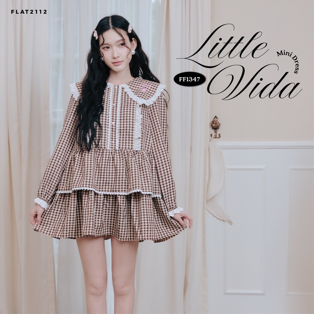 FLAT2112 : LITTLE VIDA MINI DRESS เดรสลายตารางโทนน้ำตาล ตกแต่งปกใหญ่ระบายสีขาว เพิ่มความคลาสสิกแบบลูกคุณหนู (FF1347)