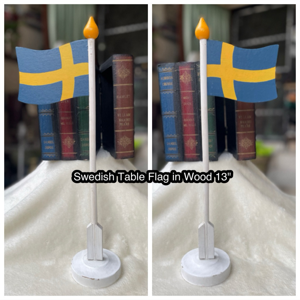 ส่งต่อ มีรอยถลอก เสาธงไม้ตั้งโต๊ะ เสาธงประเทศสวีเดน Swedish table flag in wood. Handpainted in Swede