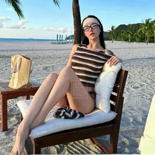 ส่งไวจากไทย บิกินี่4ชิ้น เซ็กซี่ เสื้อเปิดไหล่ลายทาง เรโทร ใส่เที่ยวทะเล Bikini ชายหาด ผ้าคลุมกันแดด