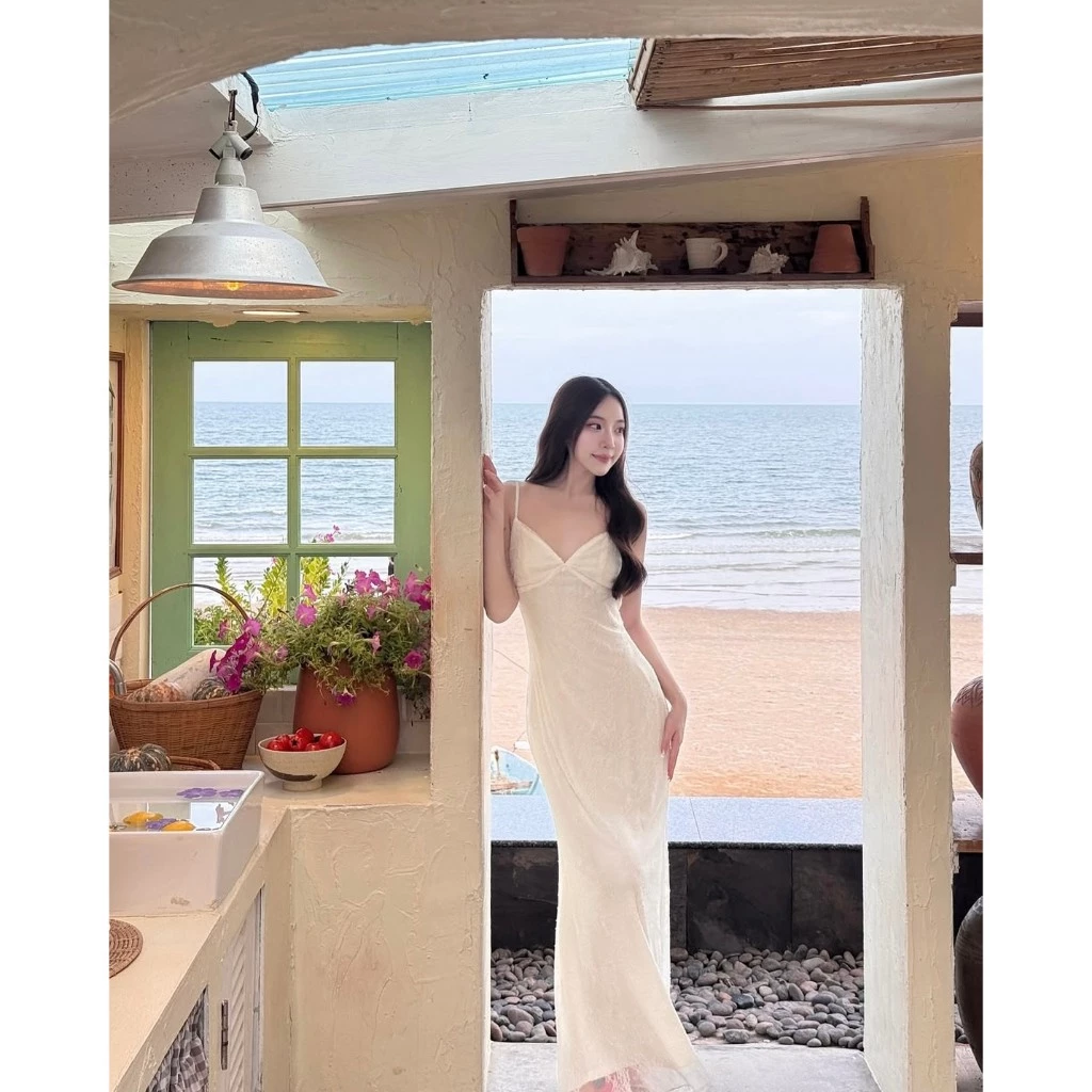 🌅💫Elena Dress💫🌅 เดรสยาวสีขาวลูกไม้ ดีไซน์คอวีสายเดี่ยว EN
