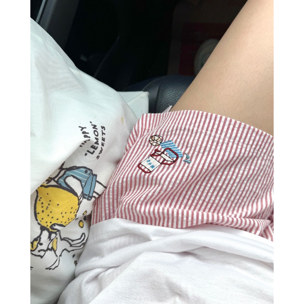 Striped shorts - กางเกงขาสั้นลายทาง ผ้า Seersucker สไตล์ซัมเมอร์ ผ้าย่นมีสไตล์เฉพาะตัว "เบา ใส่สบาย ไม่ต้องรีด" ⛅️🏖️