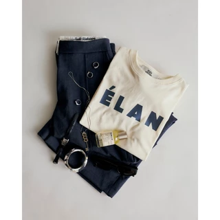 STUDIO UNKNOWN - (UNISEX) ÉLAN Regular Typo Regular T-shirt เสื้อยืดคอกลมสกรีนลาย Typography