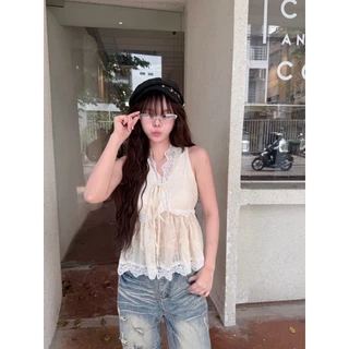 Levenn.bkk • Sunny Top เสื้อคอวีแขนเว้า แต่งลูกไม้ สวยเรียบหรู น่ารัก กระชับพอดี ผู้หญิง Clothing