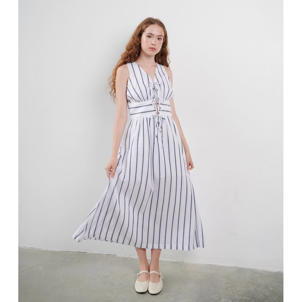 ส่งต่อ เดรสยาว Wclothes Petal dress (Freesize)