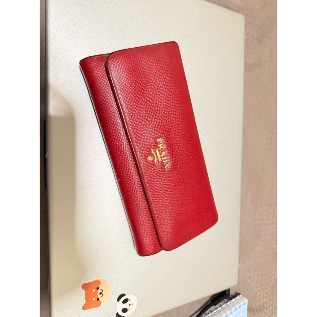 กระเป๋าเงิน Prada ใบยาว มือสอง ของแท้ 100% มีกล่องให้ค่ะ