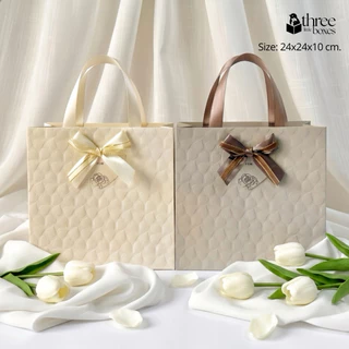 ถุงกระดาษJust for you ขนาด24x24x10cm. ปั้มนูนลายหัวใจ ฟอยล์rose gold หูริบบิ้นซ่อนปลายพรีเมี่ยม ถุงของขวัญ Gift bag