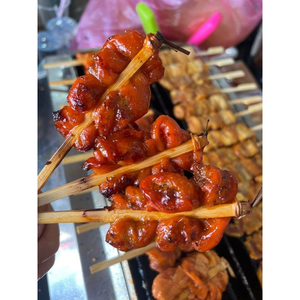 หนังไก่แดง ไก่แดงเสียบไม้กิ๊บแพ็คละ52ไม้