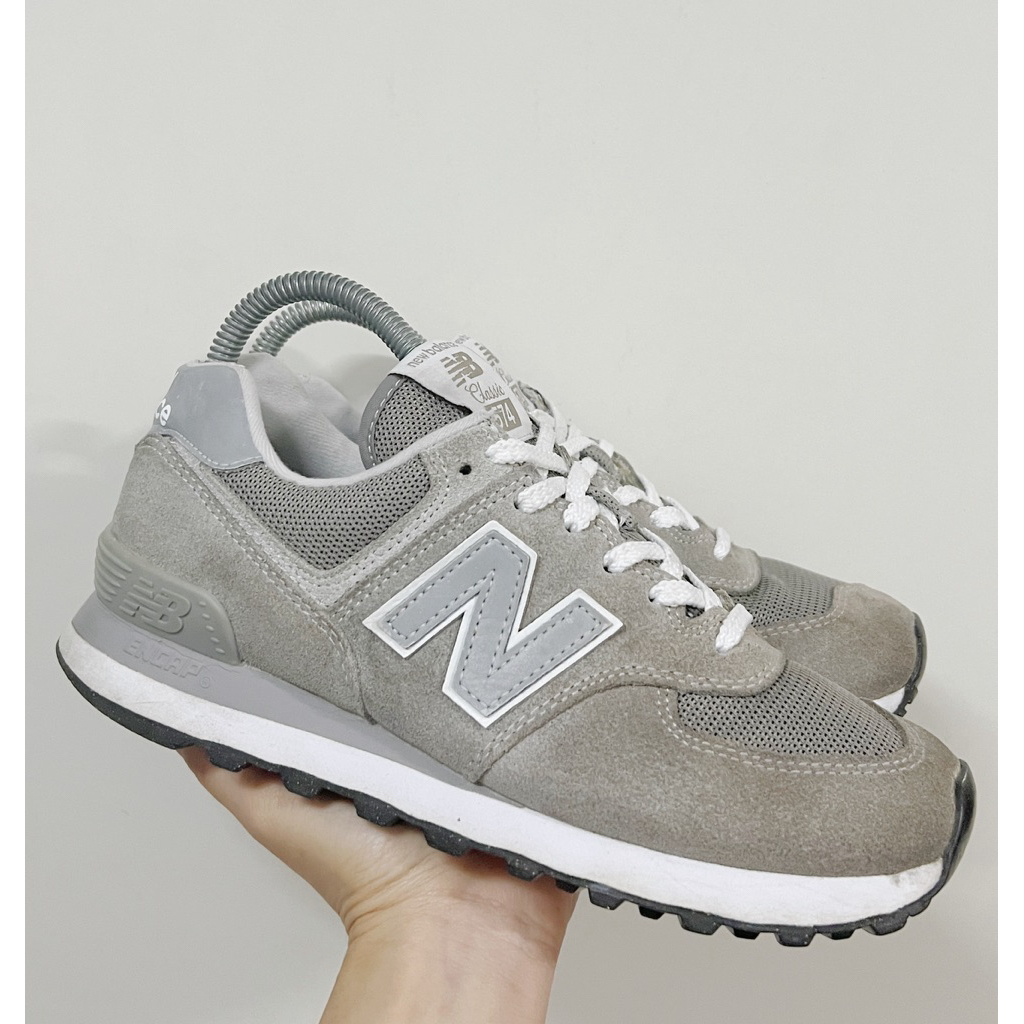 รองเท้ามือสอง New Balance 574☑️Size 38/24.5cm.☑️รุ่น Classic‼️