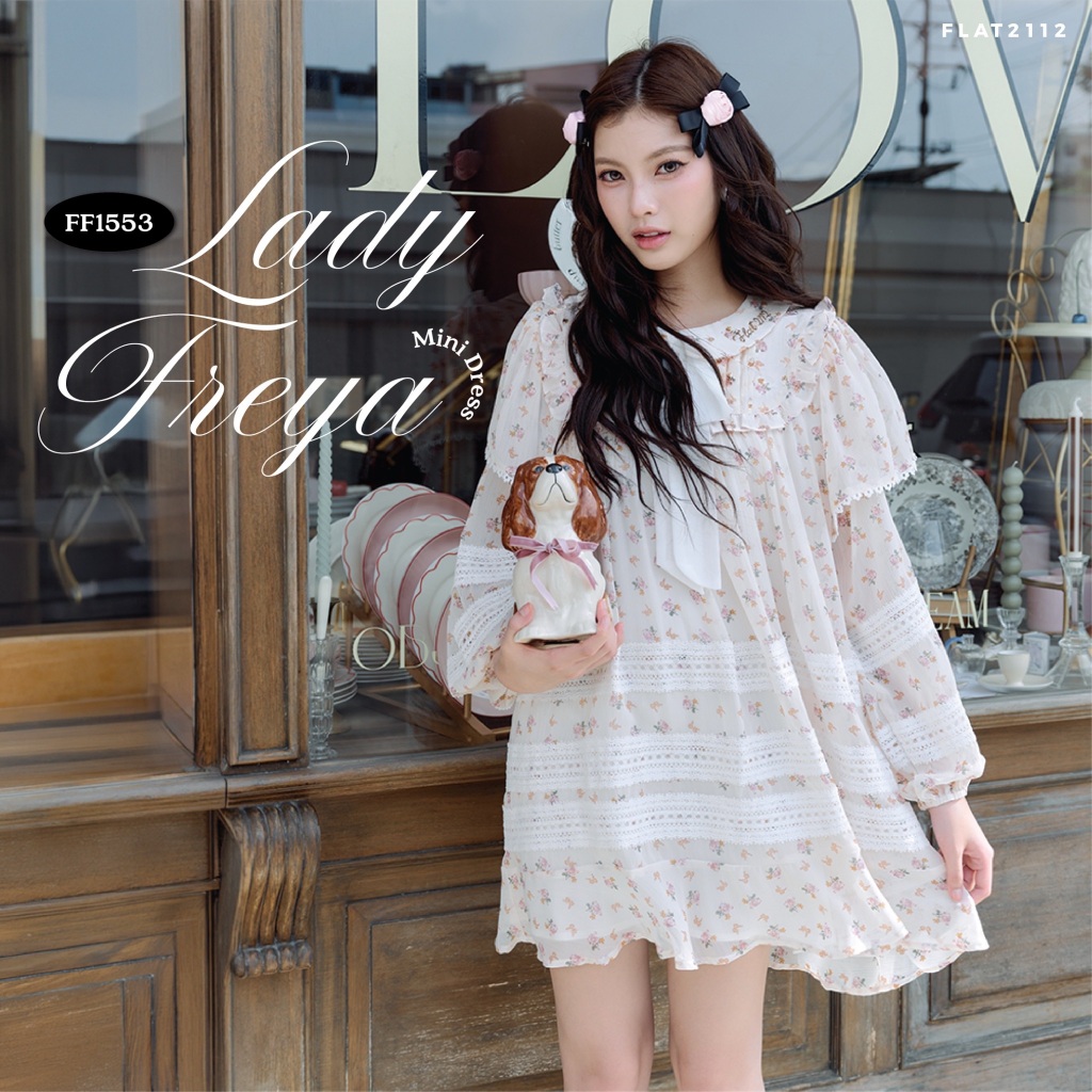 FLAT2112 : LADY FREYA MINI DRESS เดรสลายดอกไม้โทนครีม ดีไซน์คอระบายแต่งโบว์ผูกขนาดใหญ่ เพิ่มความหวานด้วยลูกไม้ (FF1553)