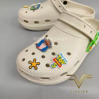 VIDVIEW มีส่งด่วน รองเท้าหัวโต Opta 001 เบอร์ 36-42 แบบสวม พร้อม Jibbitz ทอยสตอรี่ ลิขสิทธิ์แท้