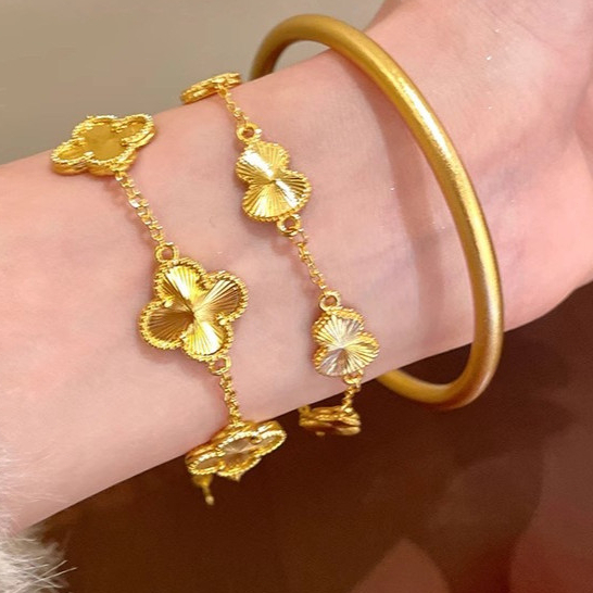 สร้อยข้อมือนำโชคใบโคลเวอร์สี่แฉก สง่างาม แฟชั่น อเนกประสงค์ เครื่องประดับข้อมือ ประณีต