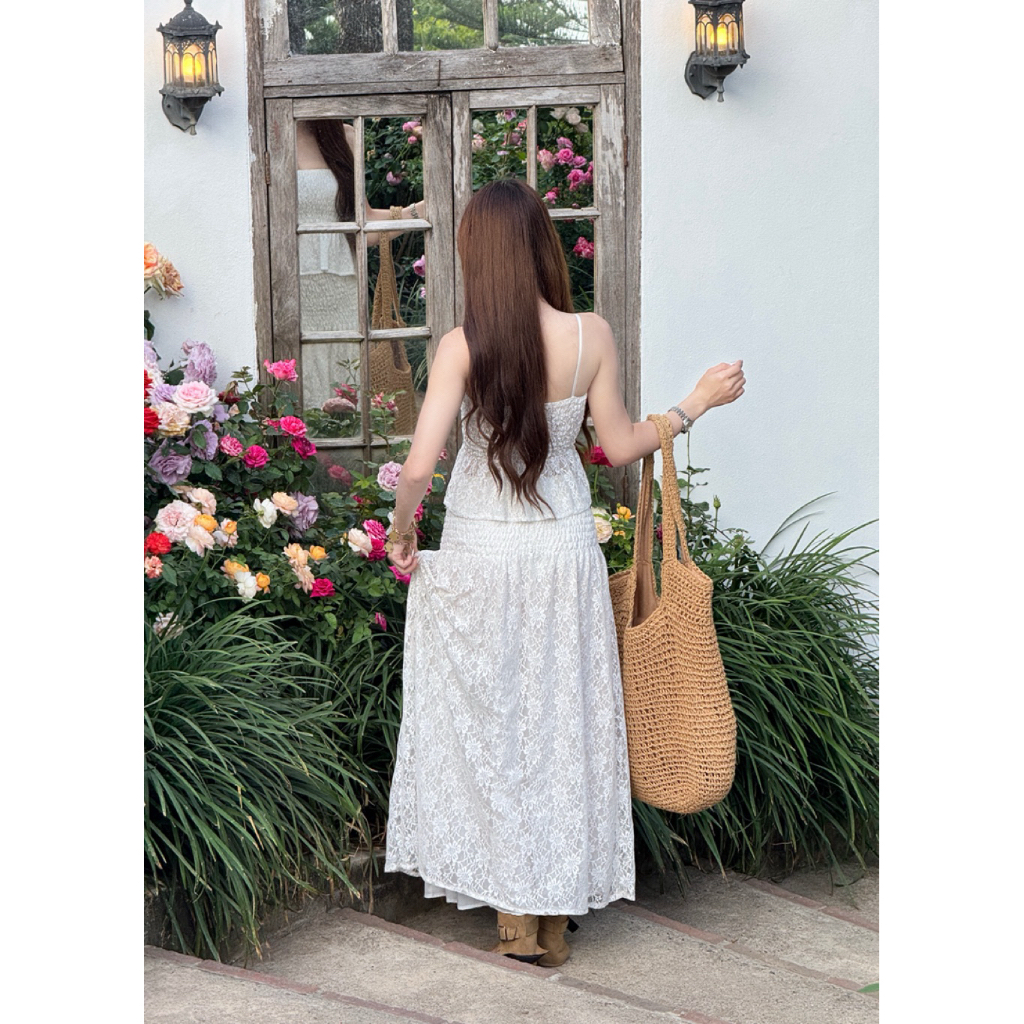 SNOW BELLE เสื้อและกระโปรงยาวลูกไม้ V94