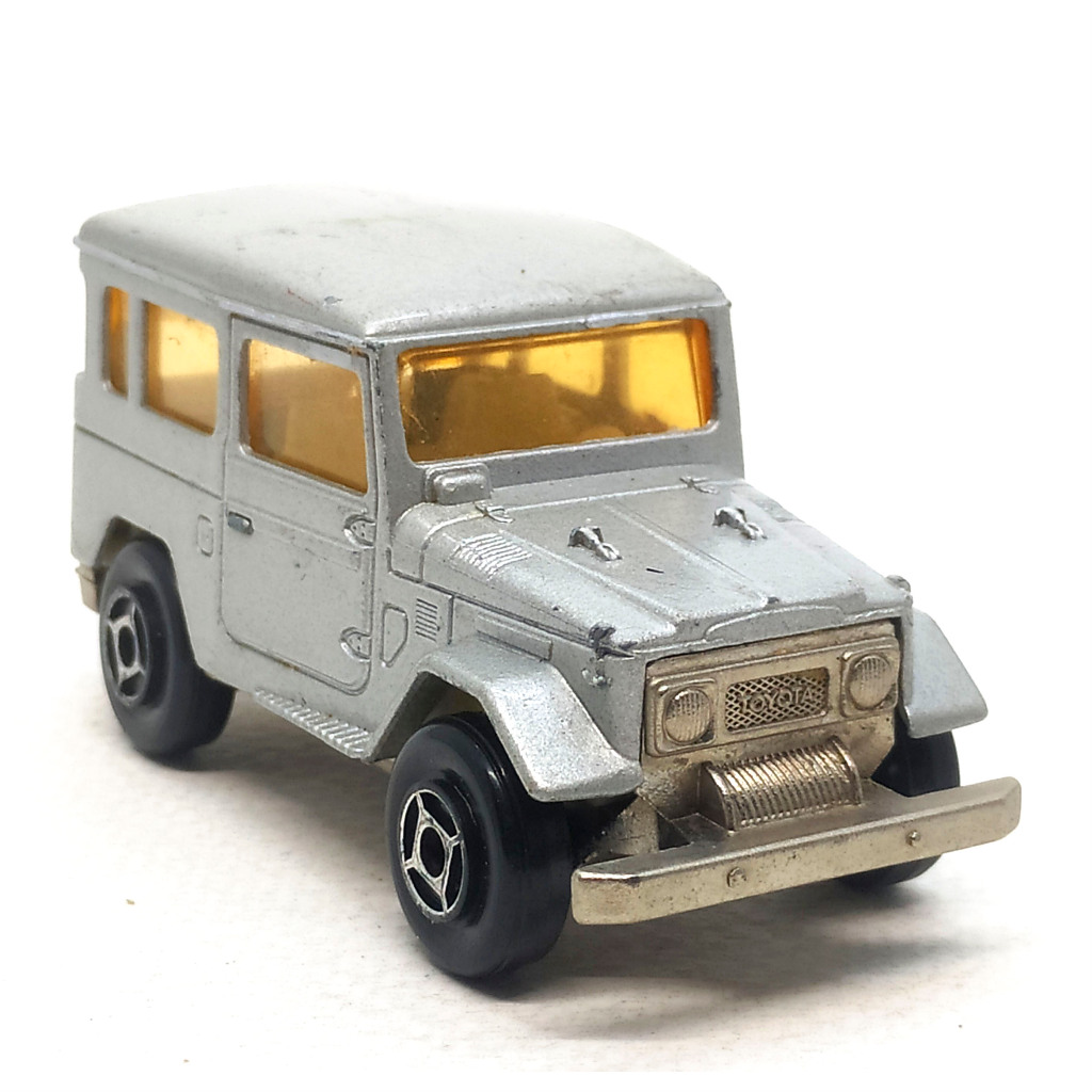 Majorette Toyota Land Cruiser J40 สีเงิน แบบล้อ OF4HC สเกล 1/53 (8 cm) ไม่มี Package