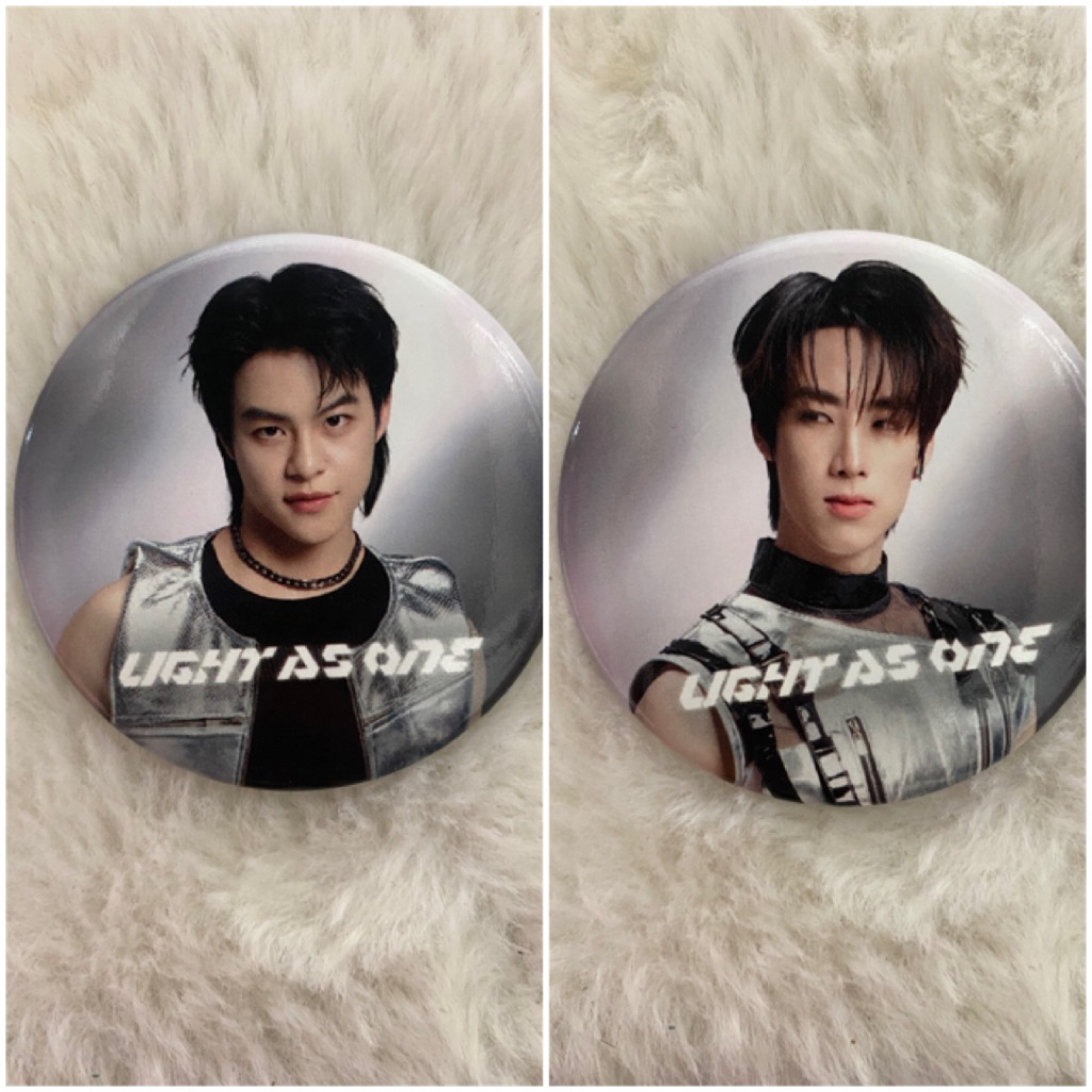 [พร้อมส่ง] เข็มกลัด กาชาปอง BUS LIGHT AS ONE คอนเสิร์ต
