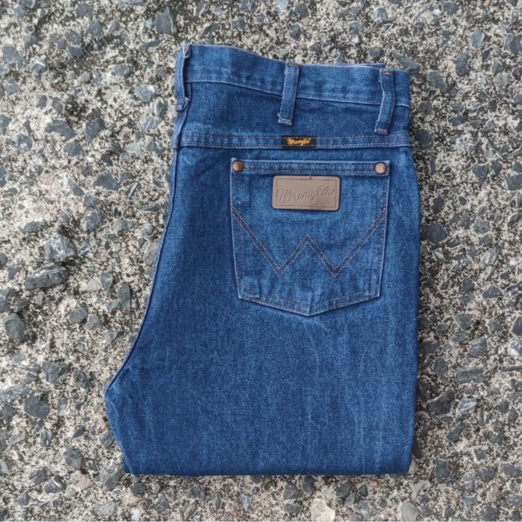 W39/34 กางเกงยีนส์มือสอง Wrangler รุ่น 936DEN เอววัดจริง 34.5" ยาวทั้งตัว 44" ปลายขา 8.2" ผลิต Nicar