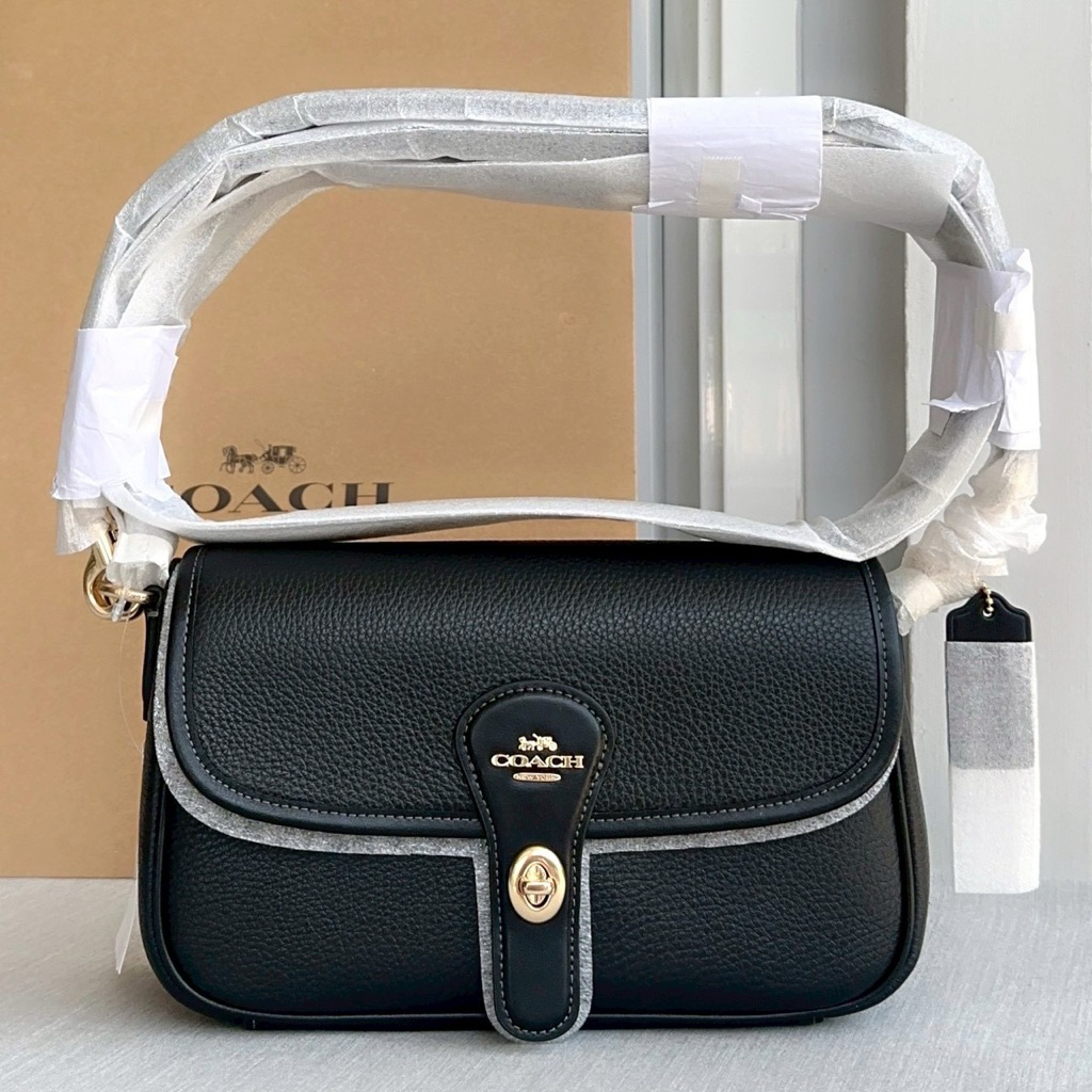 พร้อมส่งที่ไทยแท้ 100%ใช้ส่วนลดโค้ดคุ้มร่วมกับส่วนลดร้านค้าได้ Hadley Shoulder Bag