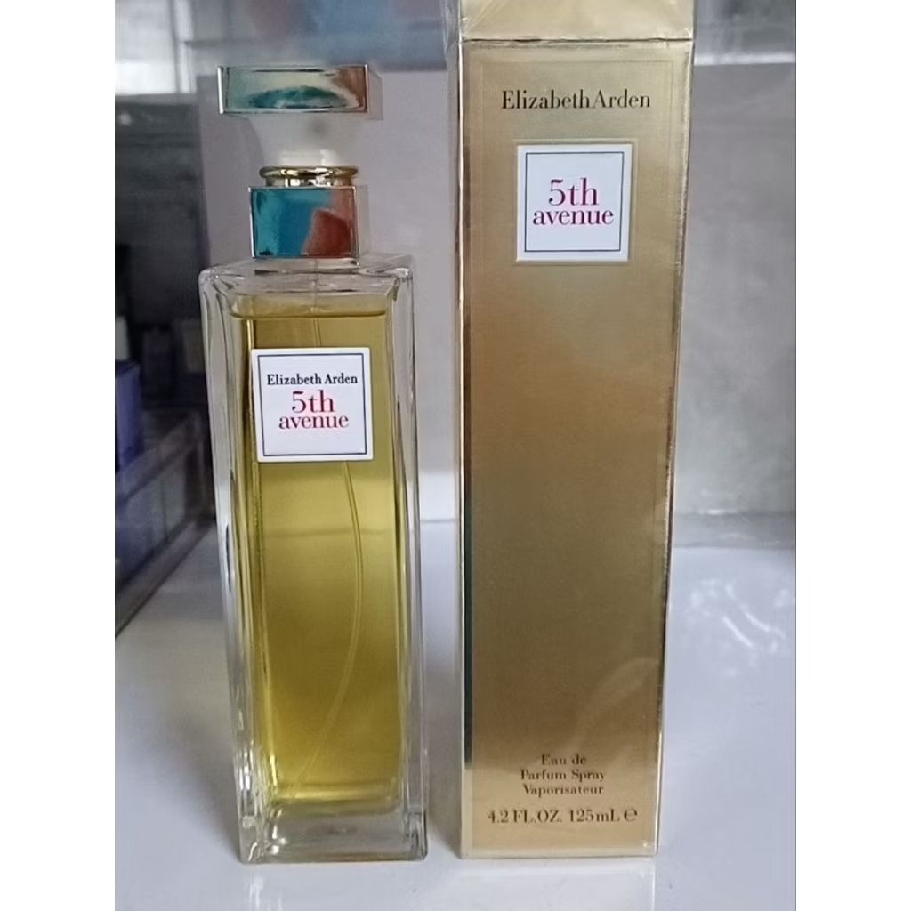 น้ำหอม
Elizabeth Arden 5th Avenue Eau de Parfum Spray Vaporisateur 125 ml