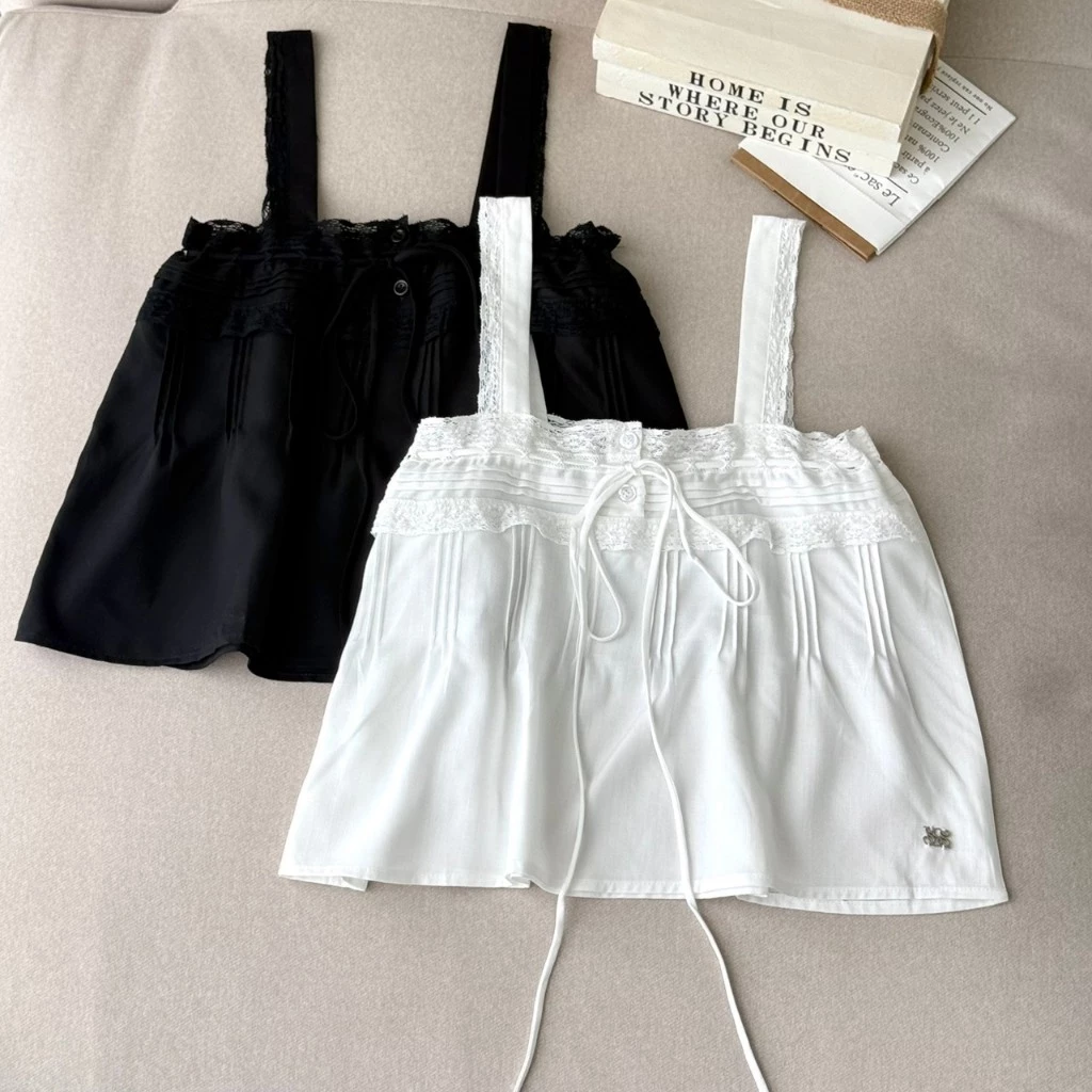 SISSY : Luna Lace Top (XS-XXL) เสื้อสายเดี่ยวผ้าลินิน แต่งลูกไม้ ดีเทลจับจีบหน้า ผ้านุ่มพริ้ว ใส่สบาย