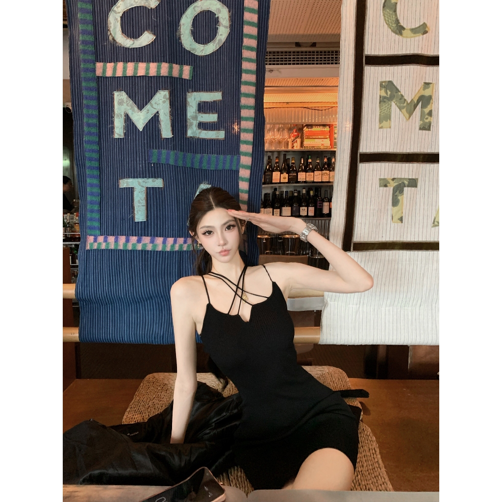 GAKKI 45517# เดรสสายเดี่ยวไหมพรมไขว้หน้า ดีเทลเว้าอกสุดเซ็กซี่ เดรสรัดรูปเข้ารูปทรงสวย สไตล์สายฝอ Y2K