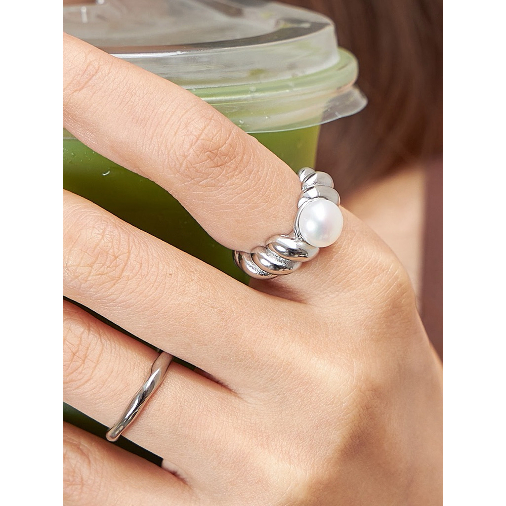 แหวนมุกแท้ Silver Tide Pearl ring - KLINC