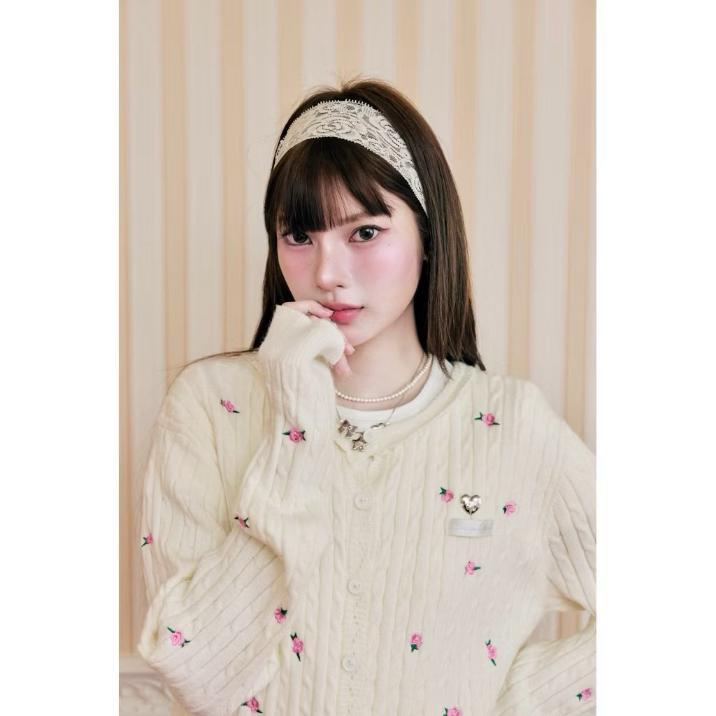 #ส่งต่อ เสื้อ cardigan cintage official size M ซื้อมาใส่ประมาณสองถึงสามครั้งจะกดสั่ง ส่งต่อ 750 บาท