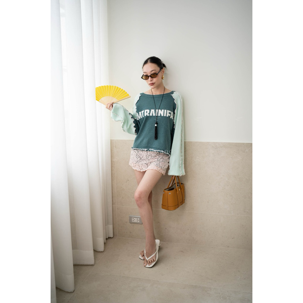 เสื้อไหมพรมทูโทน Mirainifr แต่งกุ้น Two-Tone Mirainifr Knit Top with Piping