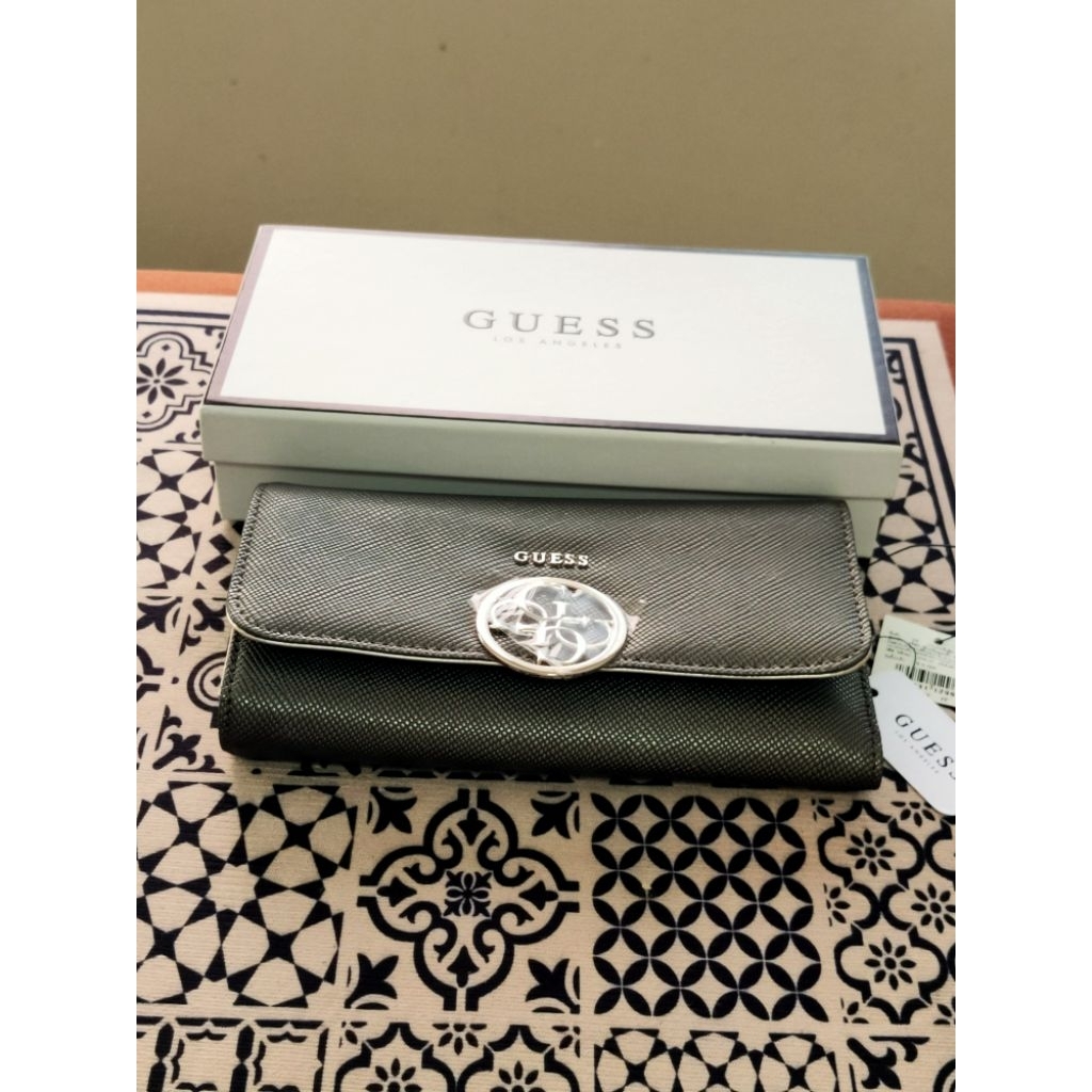 GUESS Wallet กระเป๋าสตางค์ GUESS สีเขียวอมเทา