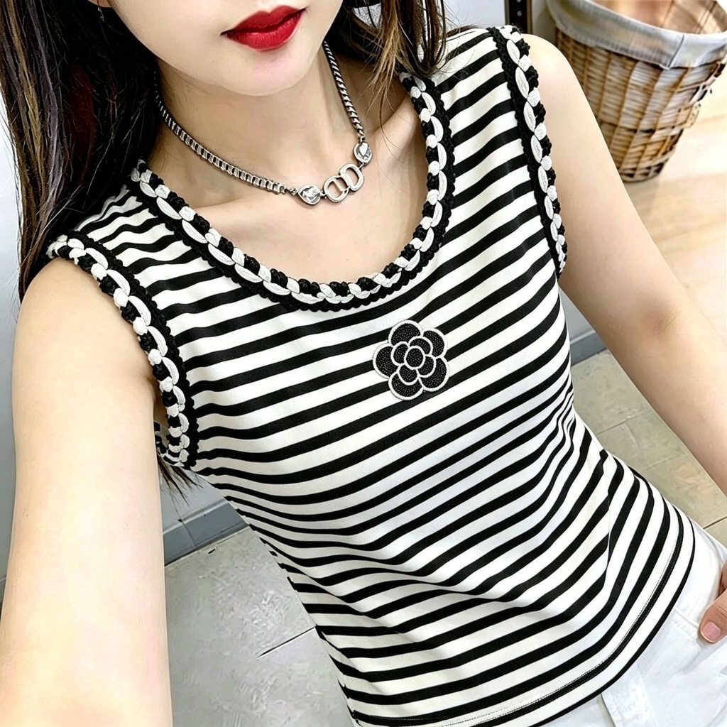 เสื้อสายเดี่ยวสำหรับผู้หญิงรับซัมเมอร์ – สไตล์อเมริกันสุดหรูพร้อมลายพิมพ์ดอกไม้ที่เป็นเอกลักษณ์ เป็นเสื้อที่ดูเก๋ มีสไตล