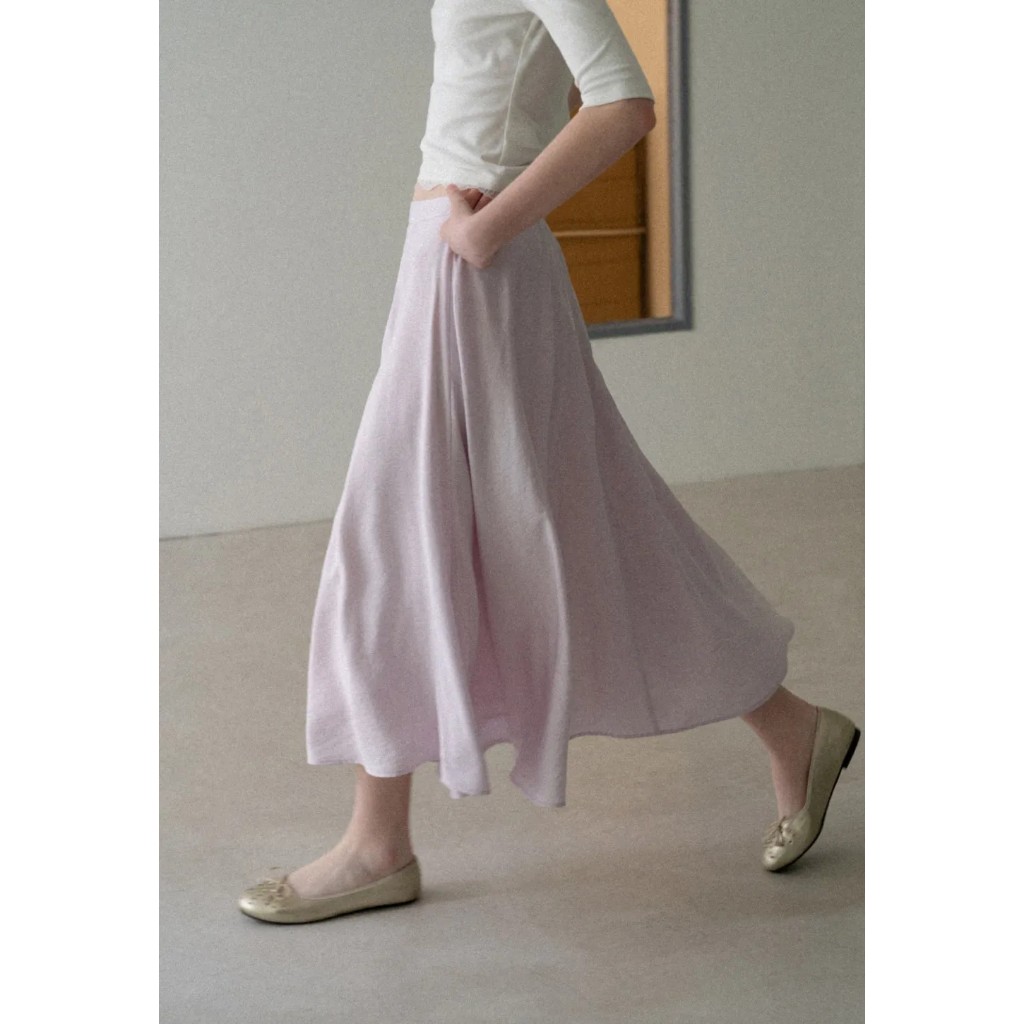 [พรีออเดอร์] [รบกวนลูกค้าอ่านรายละเอียดก่อนสั่งซื้อนะคะ] EGGKA : Flowy A-Line Midi Skirt with High Waist