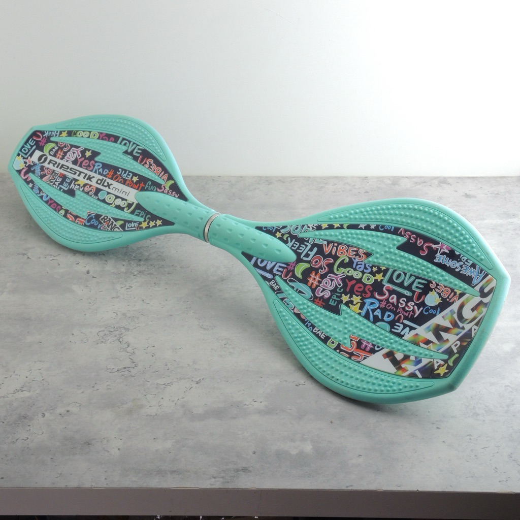 *เสียงทรายเล็กน้อย RAZOR >> RIPSTIK DLX MINI Snake Board, Waveboard, Caster Board สีเขียวมิ้นท์ มือส