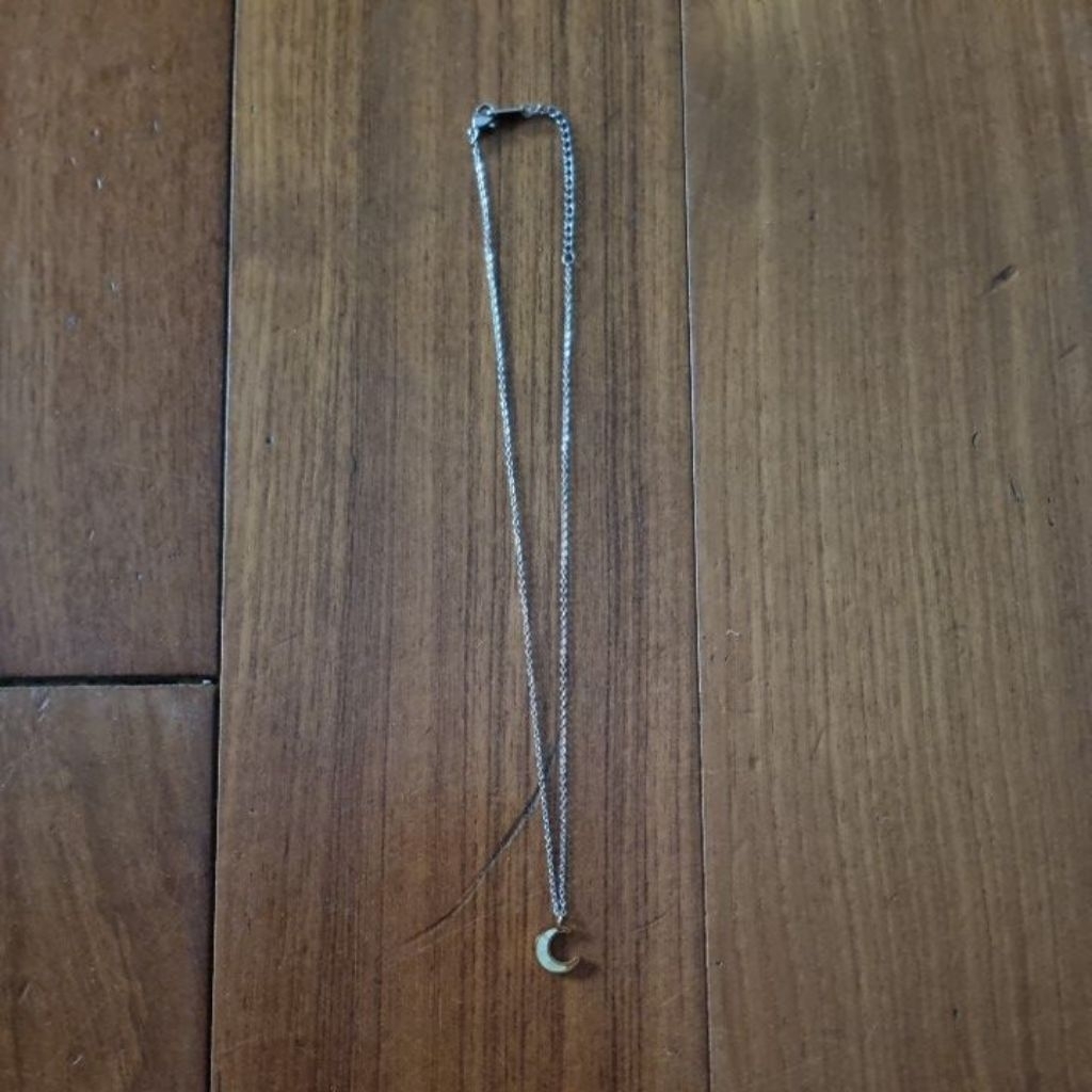 silver necklace with gold moon pearl pendant can get wet will not rust